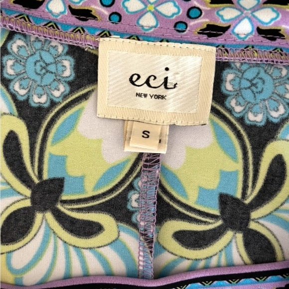 Women's Multicolor Printed Blouse - Picture 8 of 9